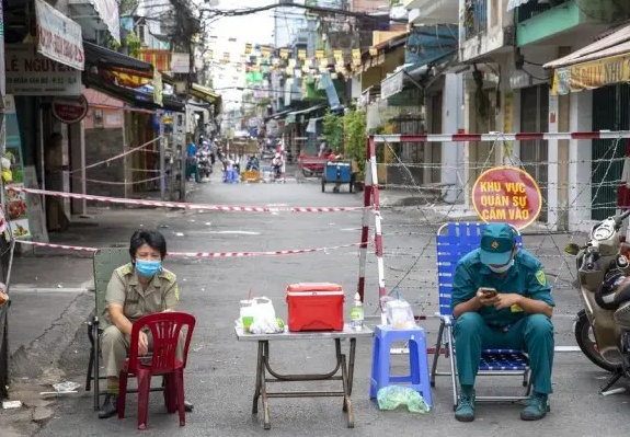 高端不暢，剛需爆搶，拿什么拯救美國的消費？