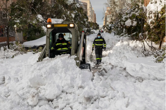 洛杉磯冰雹來(lái)襲!西班牙、日本遭暴風(fēng)雪突擊,多國(guó)物流延誤...
